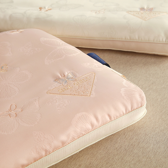 91家纺网 家纺一手货源 找家纺 云熙枕业 2025新款爆款漫舞酒店云朵枕枕头枕芯 粉色