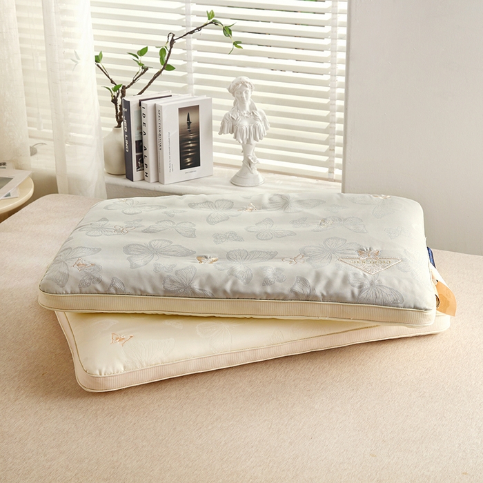 91家纺网 家纺一手货源 找家纺 云熙枕业 2025新款爆款漫舞酒店云朵枕枕头枕芯 米黄色