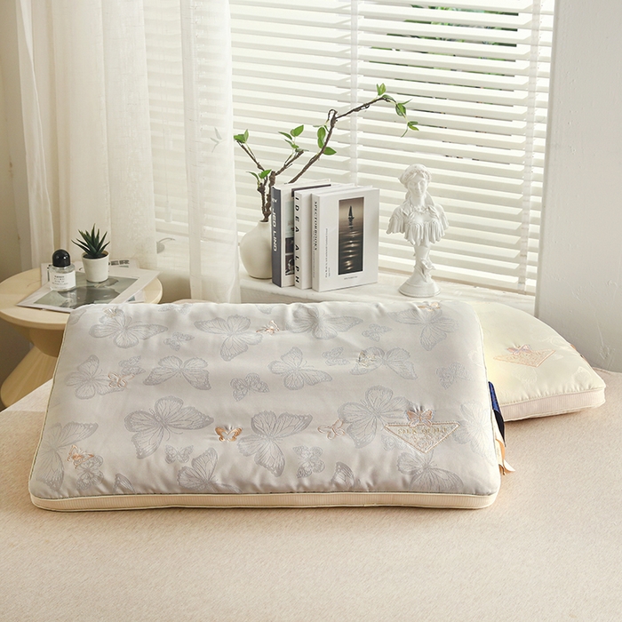 91家纺网 家纺一手货源 找家纺 云熙枕业 2025新款爆款漫舞酒店云朵枕枕头枕芯 米黄色