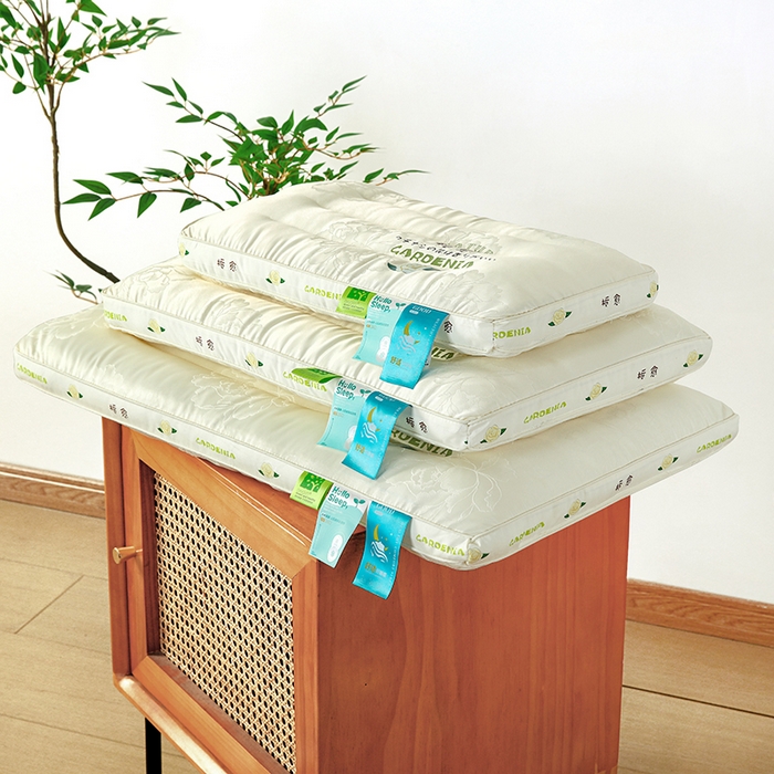 91家纺网 家纺一手货源 找家纺 （总）云熙枕业 2025新款贡缎提花护颈枕枕头枕芯-栀愈