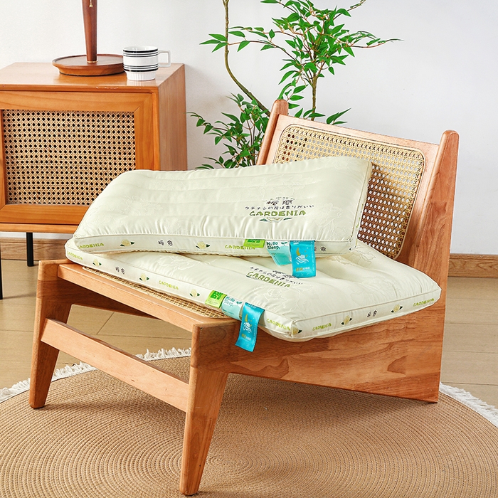 91家纺网 家纺一手货源 找家纺 （总）云熙枕业 2025新款贡缎提花护颈枕枕头枕芯-栀愈