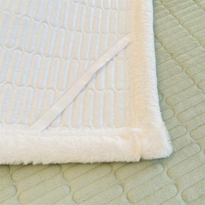 91家纺网 家纺一手货源 找家纺 （总）喜居 2025新款宝宝牛奶绒刺绣床垫腊肠狗系列