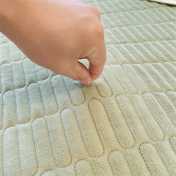 91家纺网 家纺一手货源 找家纺 （总）喜居 2025新款宝宝牛奶绒刺绣床垫腊肠狗系列