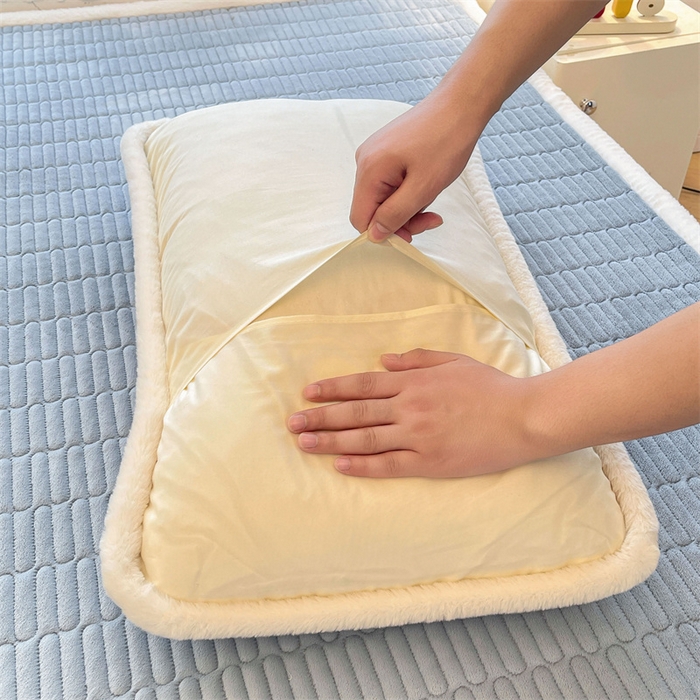 91家纺网 家纺一手货源 找家纺 喜居 2025新款宝宝牛奶绒刺绣床垫腊肠狗系列 腊肠狗-蓝