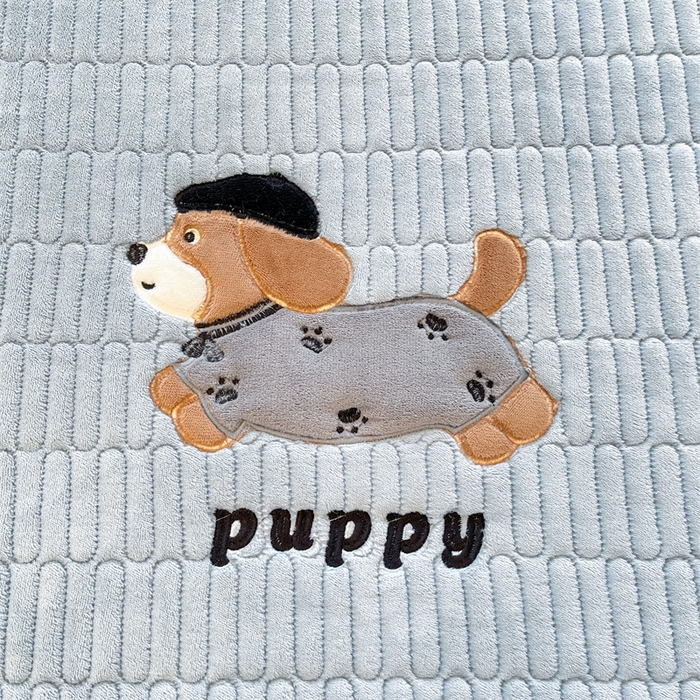 91家纺网 家纺一手货源 找家纺 喜居 2025新款宝宝牛奶绒刺绣床垫腊肠狗系列 腊肠狗-蓝