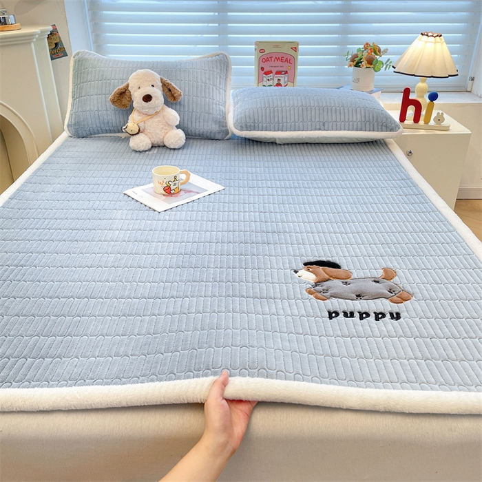 喜居 2025新款宝宝牛奶绒刺绣床垫腊肠狗系列 腊肠狗-蓝