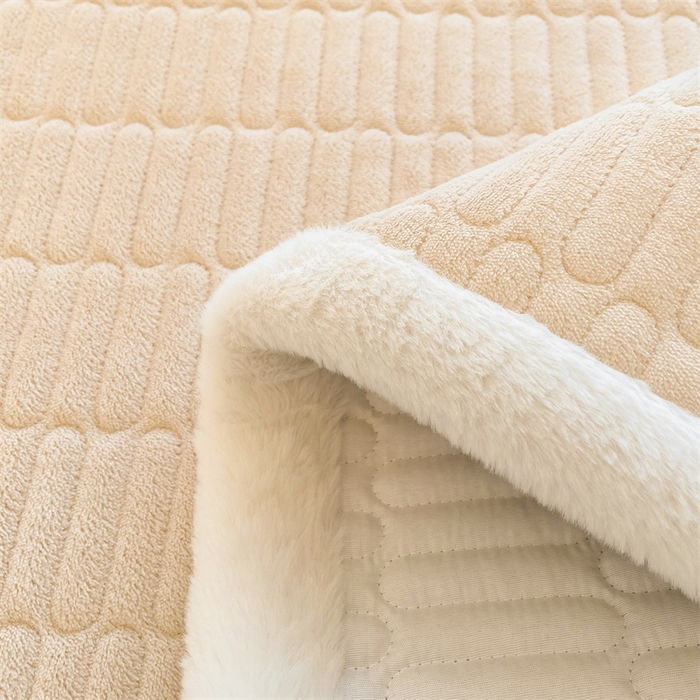 91家纺网 家纺一手货源 找家纺 喜居 2025新款宝宝牛奶绒刺绣床垫腊肠狗系列 腊肠狗-咖