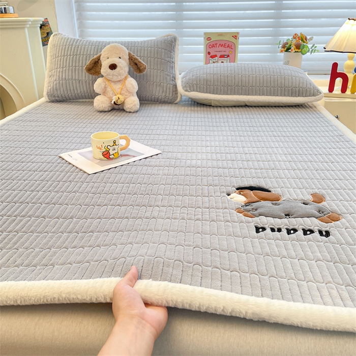 喜居 2025新款宝宝牛奶绒刺绣床垫腊肠狗系列 腊肠狗-灰