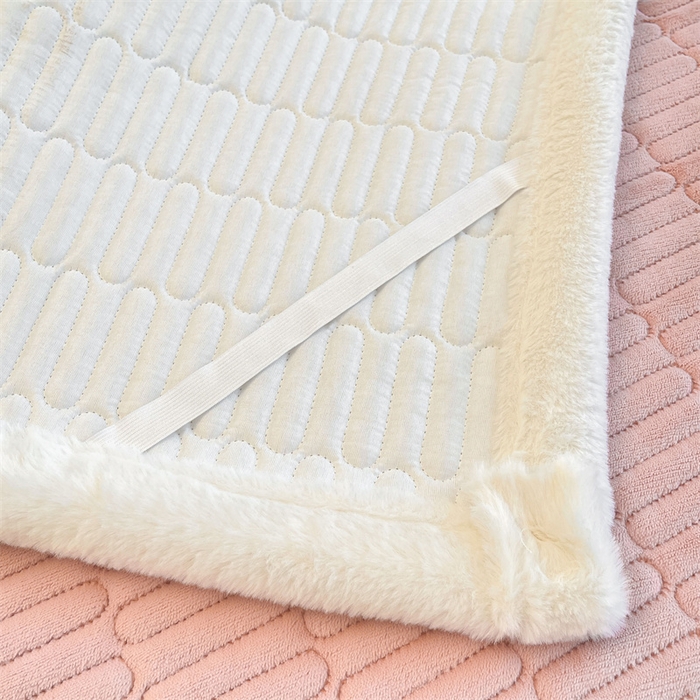 91家纺网 家纺一手货源 找家纺 喜居 2025新款宝宝牛奶绒刺绣床垫腊肠狗系列 腊肠狗-粉