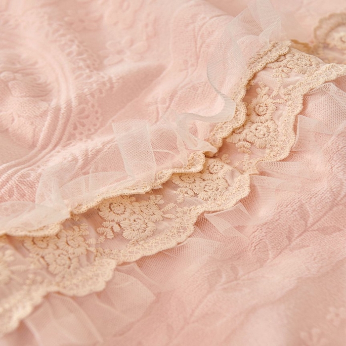 91家纺网 家纺一手货源 找家纺 七里香 2025新款雕花绒牛奶绒工艺款四件套-偏爱系列 偏爱-粉玉