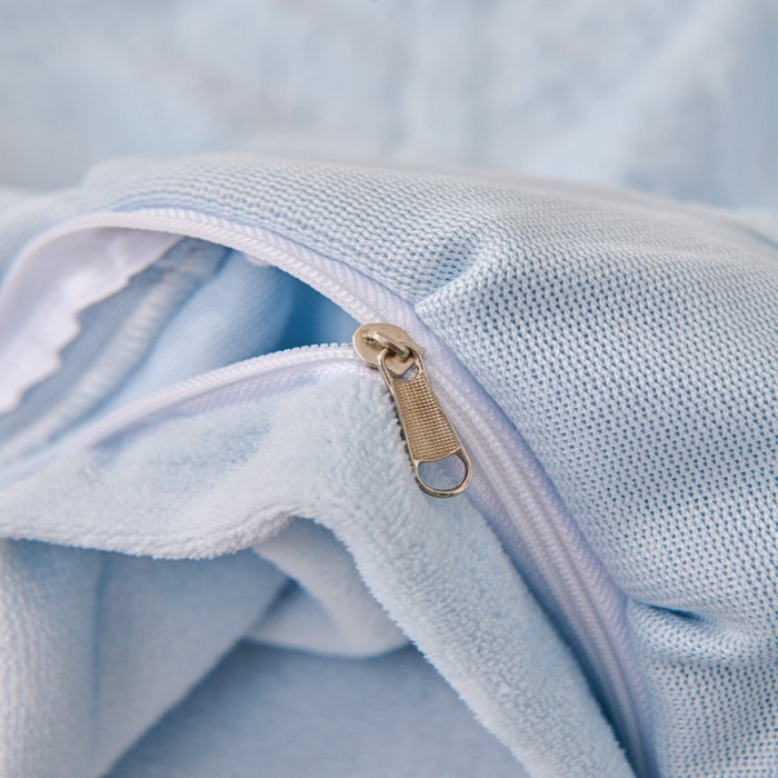 91家纺网 家纺一手货源 找家纺 七里香 2025新款雕花绒牛奶绒工艺款四件套-偏爱系列 偏爱-蓝色