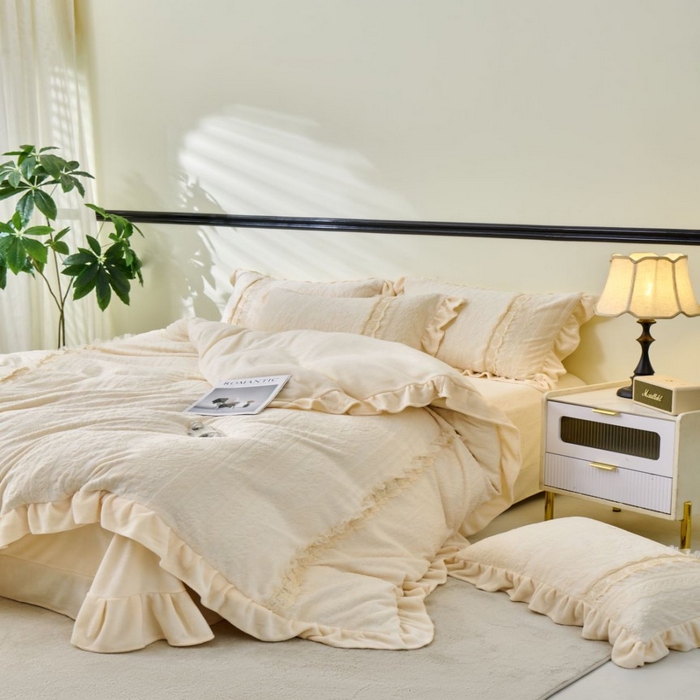 91家纺网 家纺一手货源 找家纺 七里香 2025新款雕花绒牛奶绒工艺款四件套-偏爱系列 偏爱-米黄