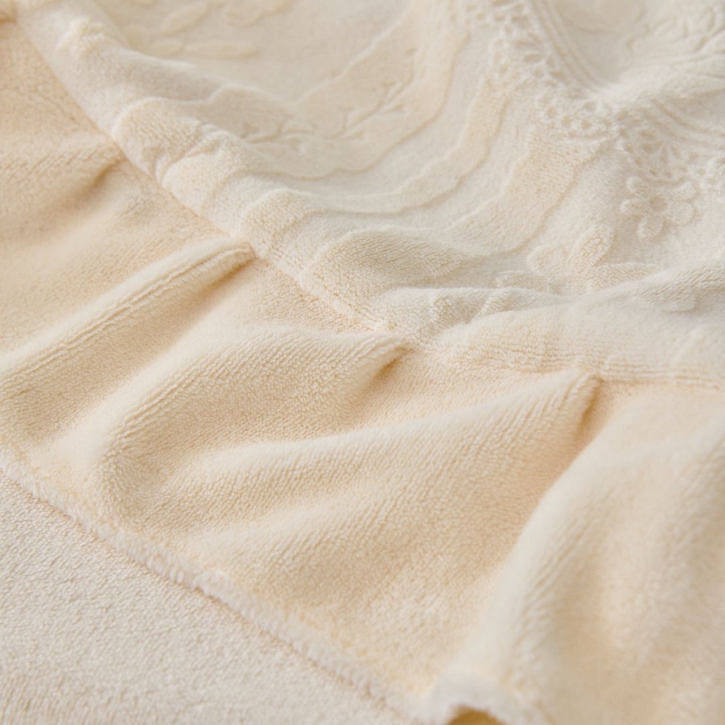 91家纺网 家纺一手货源 找家纺 七里香 2025新款雕花绒牛奶绒工艺款四件套-偏爱系列 偏爱-米黄