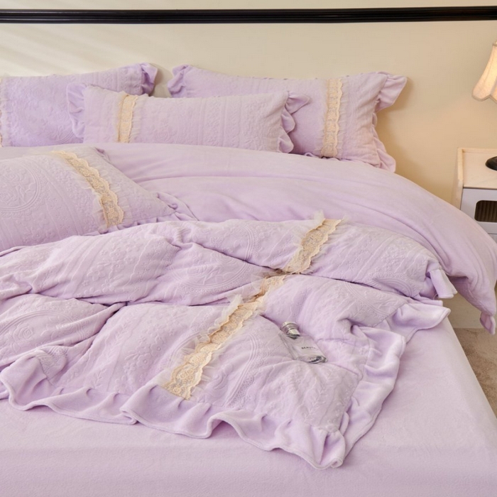 91家纺网 家纺一手货源 找家纺 七里香 2025新款雕花绒牛奶绒工艺款四件套-偏爱系列 偏爱-紫色