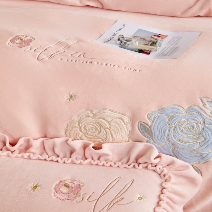 91家纺网 家纺一手货源 找家纺 （总）七里香 2025新款牛奶绒刺绣四件套-枝意系列