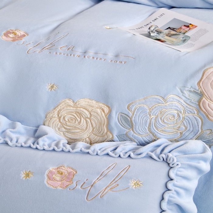 91家纺网 家纺一手货源 找家纺 七里香 2025新款牛奶绒刺绣四件套-枝意系列 枝意-蓝色