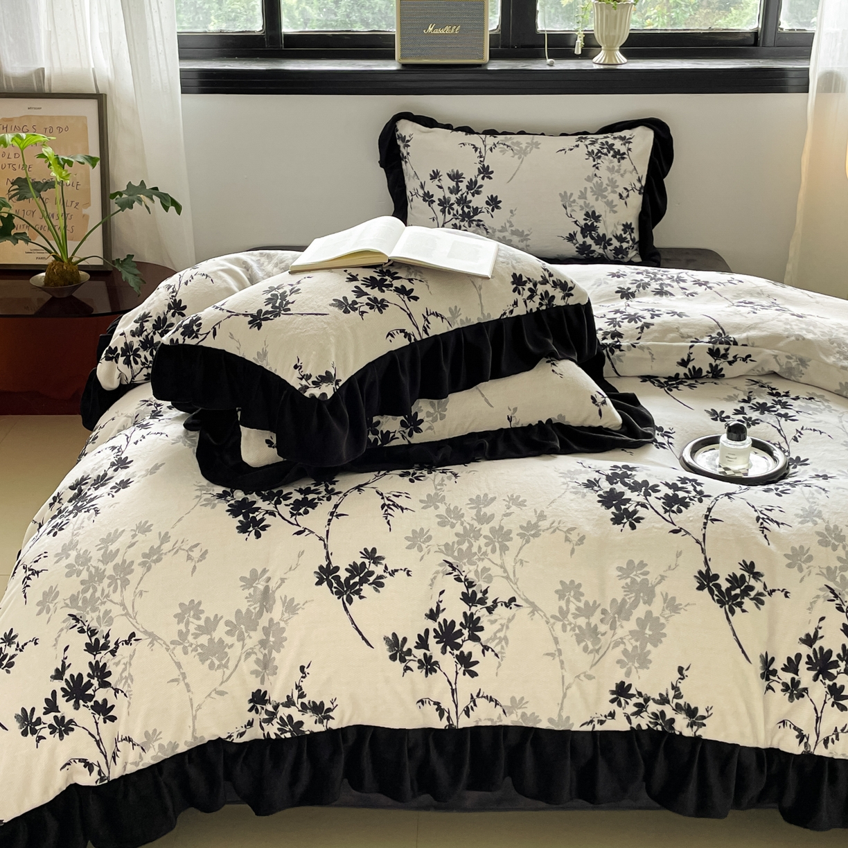 91家纺网 家纺一手货源 找家纺 慕澄家纺 2025新款赫本风牛奶绒花边款四件套 花边款-花枝