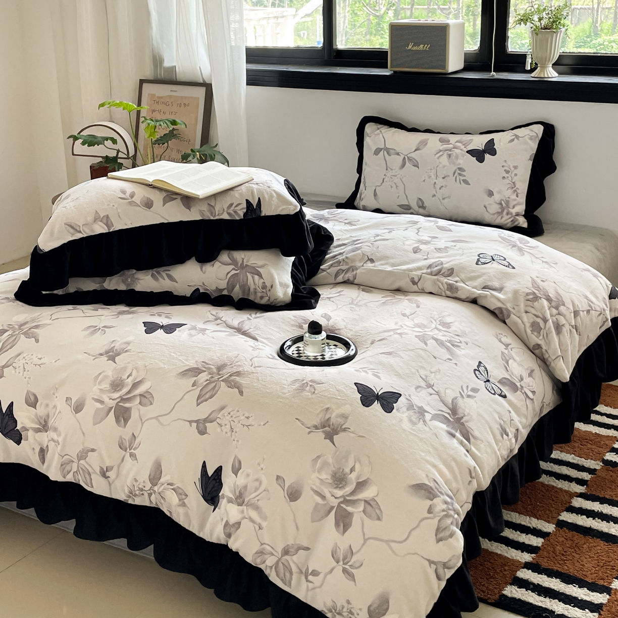 91家纺网 家纺一手货源 找家纺 慕澄家纺 2025新款赫本风牛奶绒花边款四件套 花边款-蝴蝶飞飞