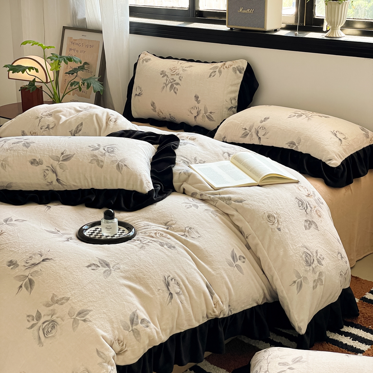 91家纺网 家纺一手货源 找家纺 慕澄家纺 2025新款赫本风牛奶绒花边款四件套 花边款-灿烂花语