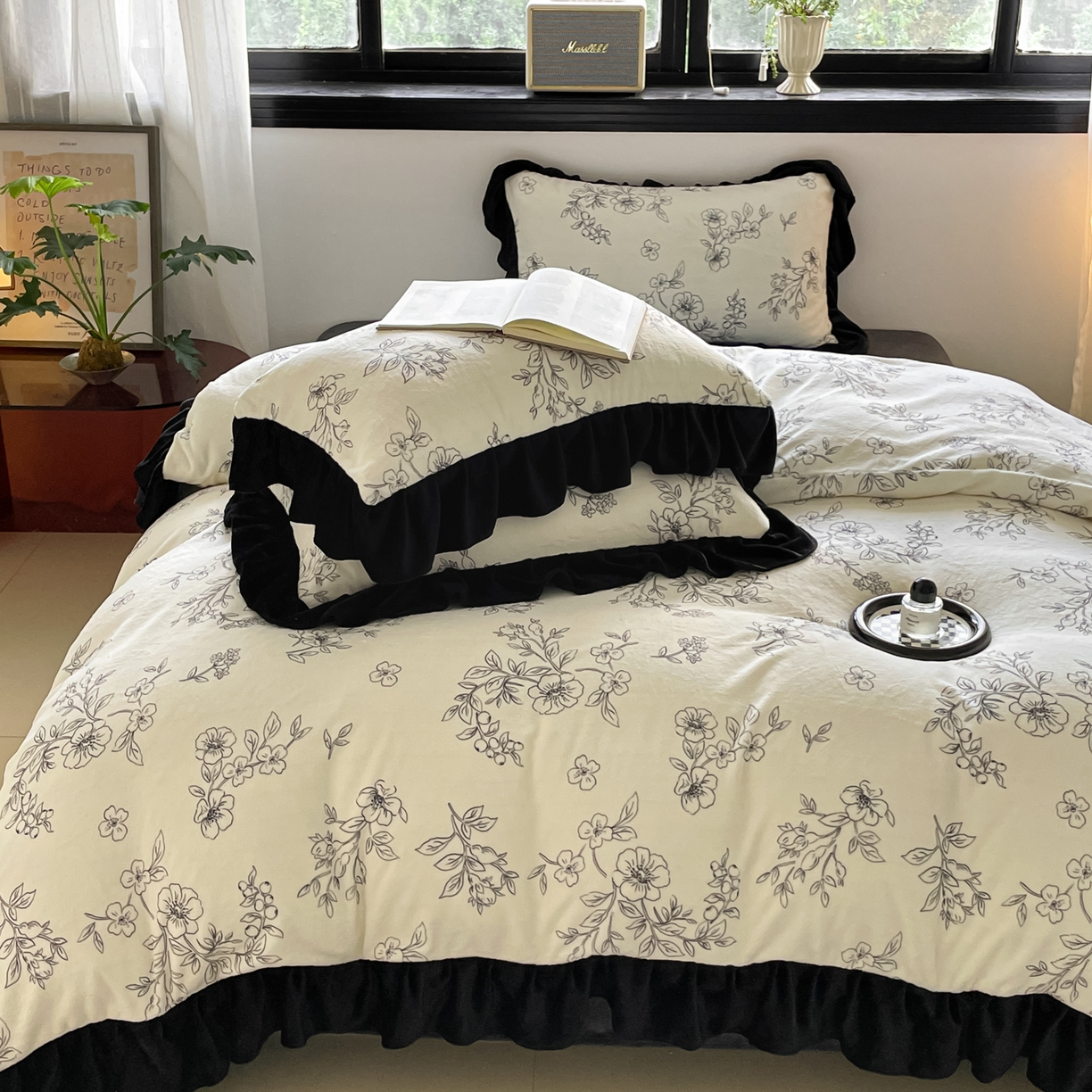 91家纺网 家纺一手货源 找家纺 （总）慕澄家纺 2025新款赫本风牛奶绒花边款四件套