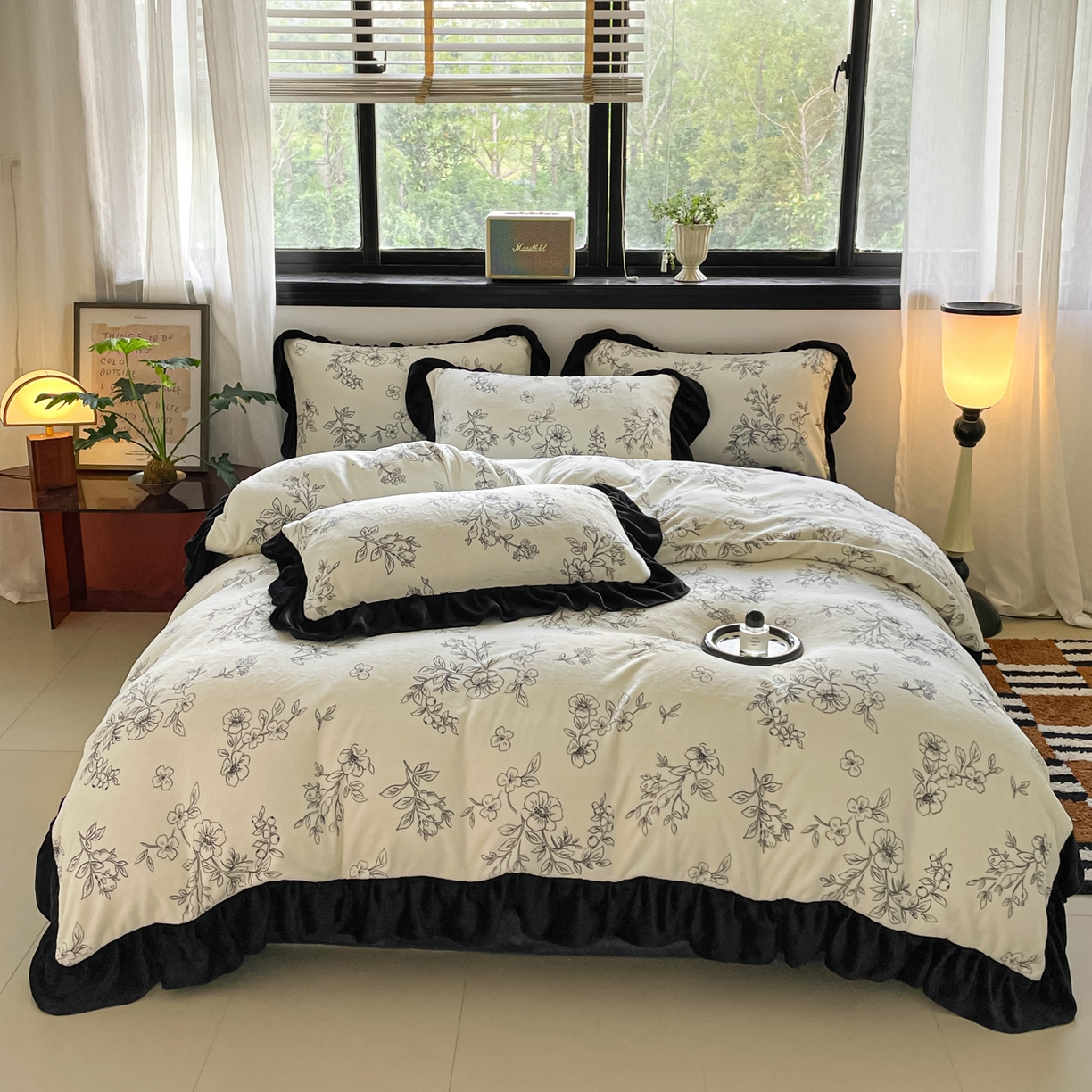 91家纺网 家纺一手货源 找家纺 （总）慕澄家纺 2025新款赫本风牛奶绒花边款四件套