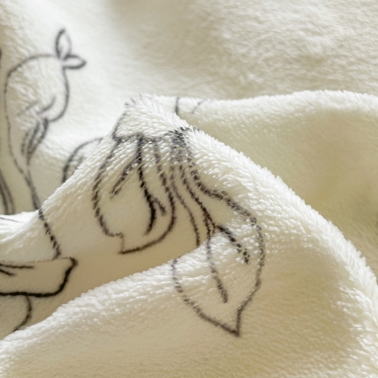 91家纺网 家纺一手货源 找家纺 （总）慕澄家纺 2025新款赫本风牛奶绒花边款四件套