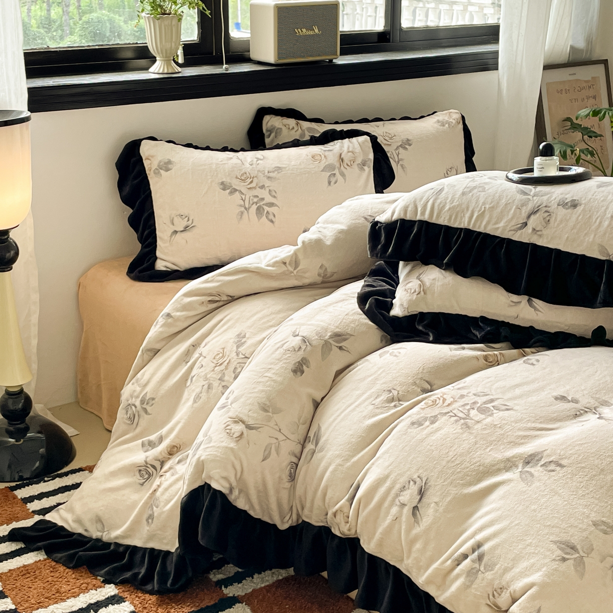 91家纺网 家纺一手货源 找家纺 慕澄家纺 2025新款赫本风牛奶绒花边款四件套 花边款-灿烂花语