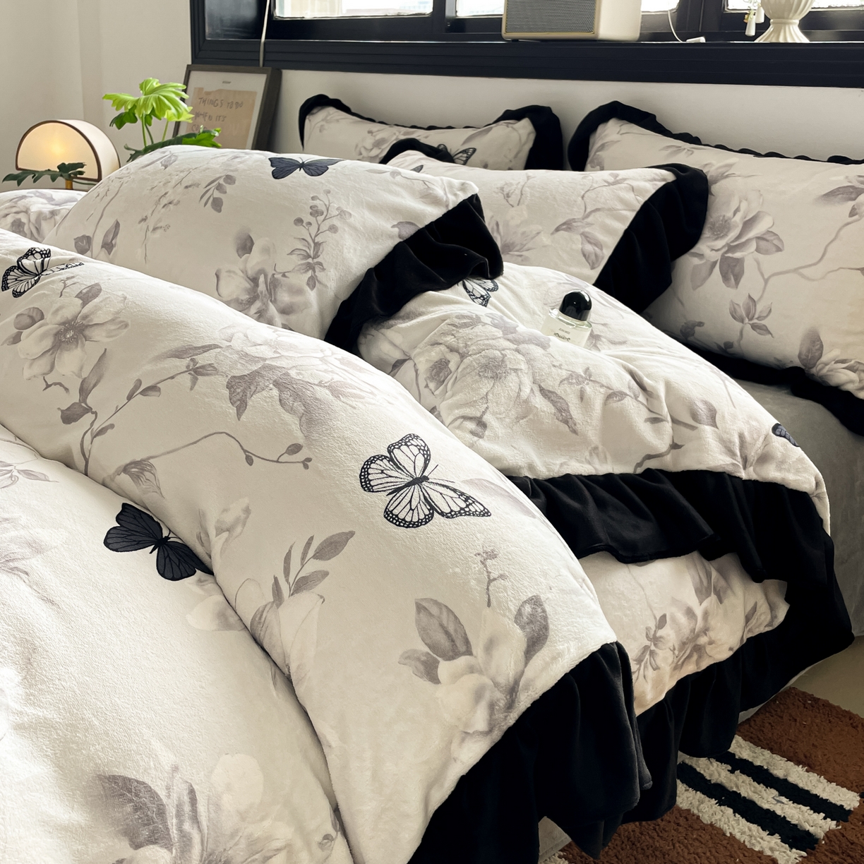 慕澄家纺 2025新款赫本风牛奶绒花边款四件套 花边款-蝴蝶飞飞