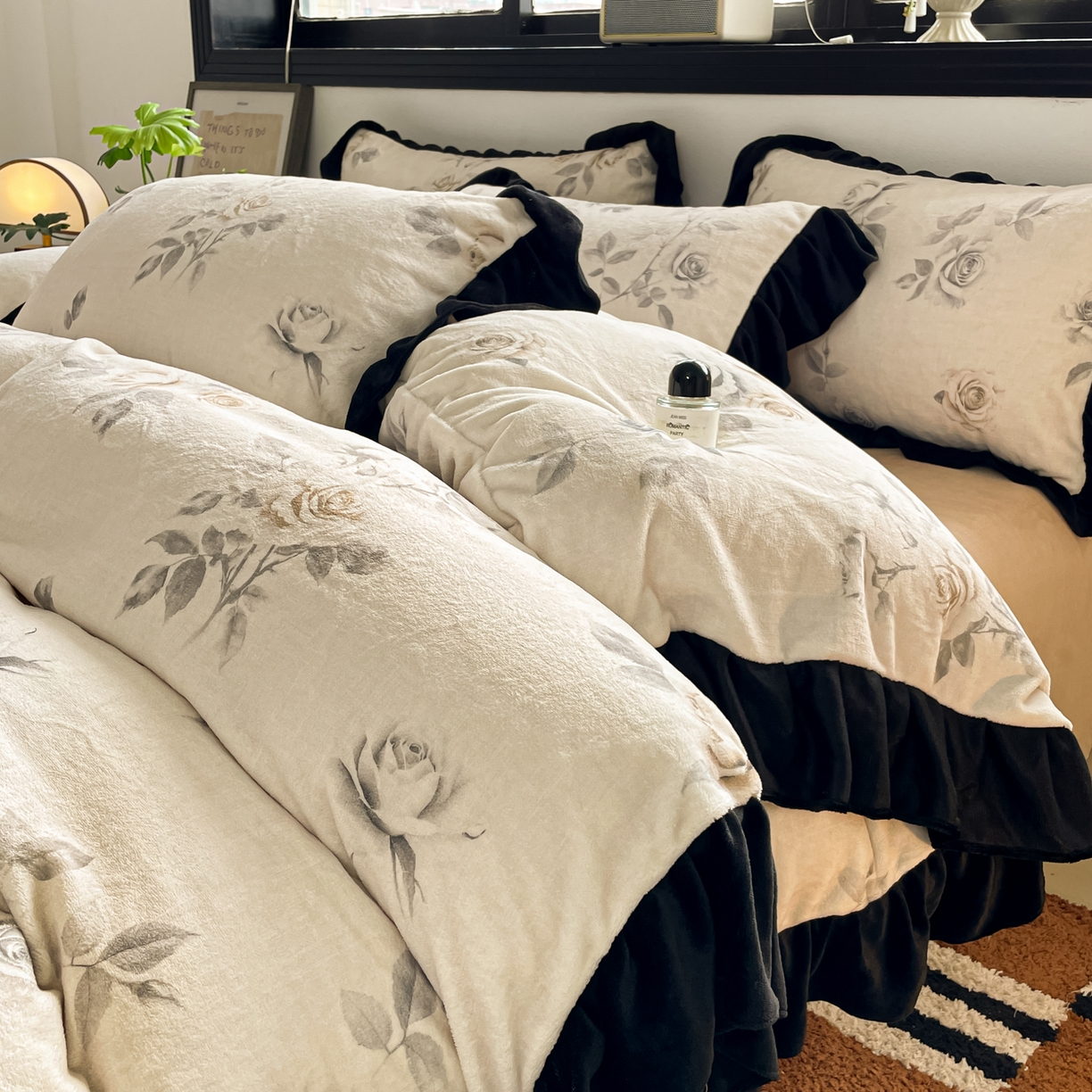 慕澄家纺 2025新款赫本风牛奶绒花边款四件套 花边款-灿烂花语