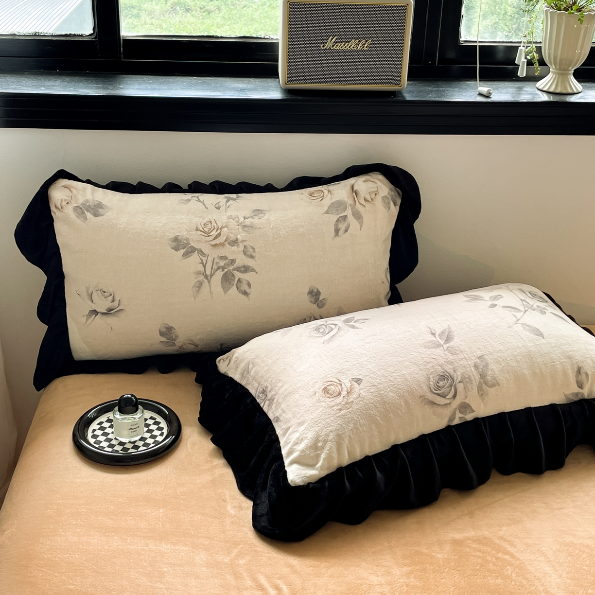 91家纺网 家纺一手货源 找家纺 慕澄家纺 2025新款赫本风牛奶绒花边款四件套 花边款-灿烂花语