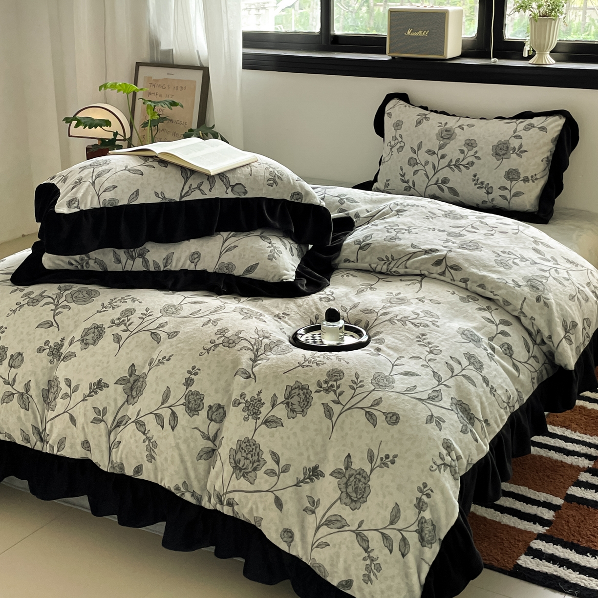 91家纺网 家纺一手货源 找家纺 慕澄家纺 2025新款赫本风牛奶绒花边款四件套 花边款-法式风情