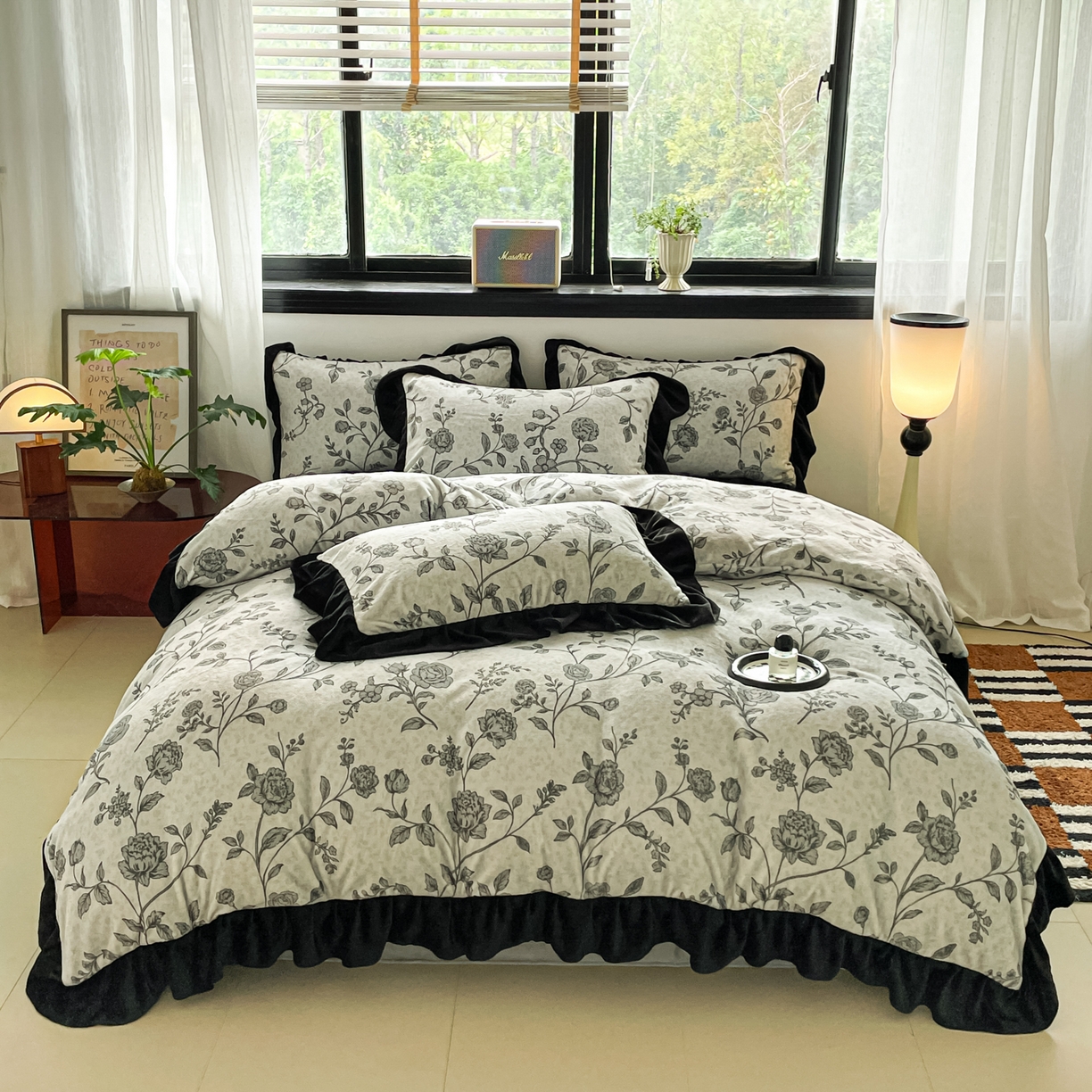 91家纺网 家纺一手货源 找家纺 慕澄家纺 2025新款赫本风牛奶绒花边款四件套 花边款-法式风情