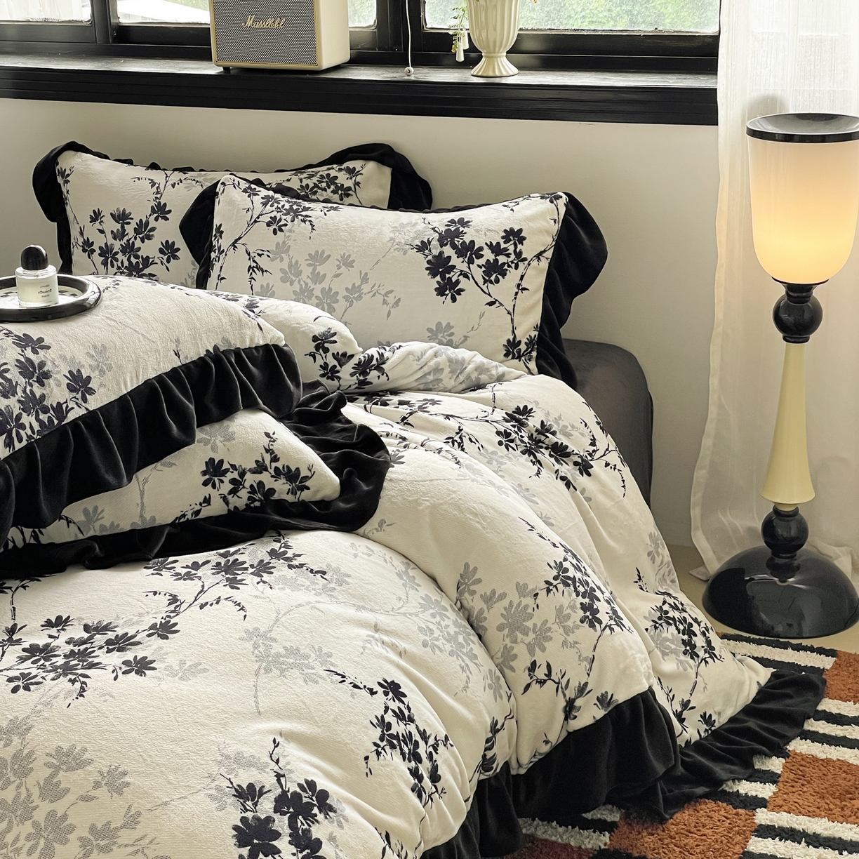 91家纺网 家纺一手货源 找家纺 慕澄家纺 2025新款赫本风牛奶绒花边款四件套 花边款-花枝