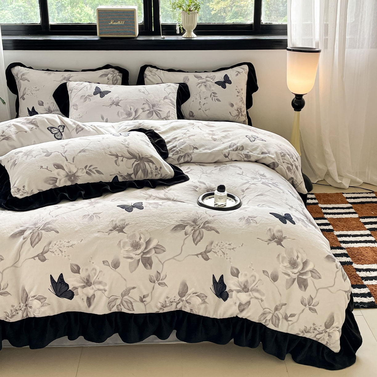 91家纺网 家纺一手货源 找家纺 慕澄家纺 2025新款赫本风牛奶绒花边款四件套 花边款-蝴蝶飞飞