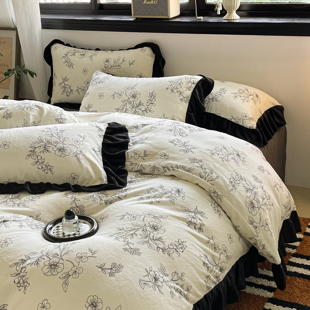 91家纺网 家纺一手货源 找家纺 （总）慕澄家纺 2025新款赫本风牛奶绒花边款四件套