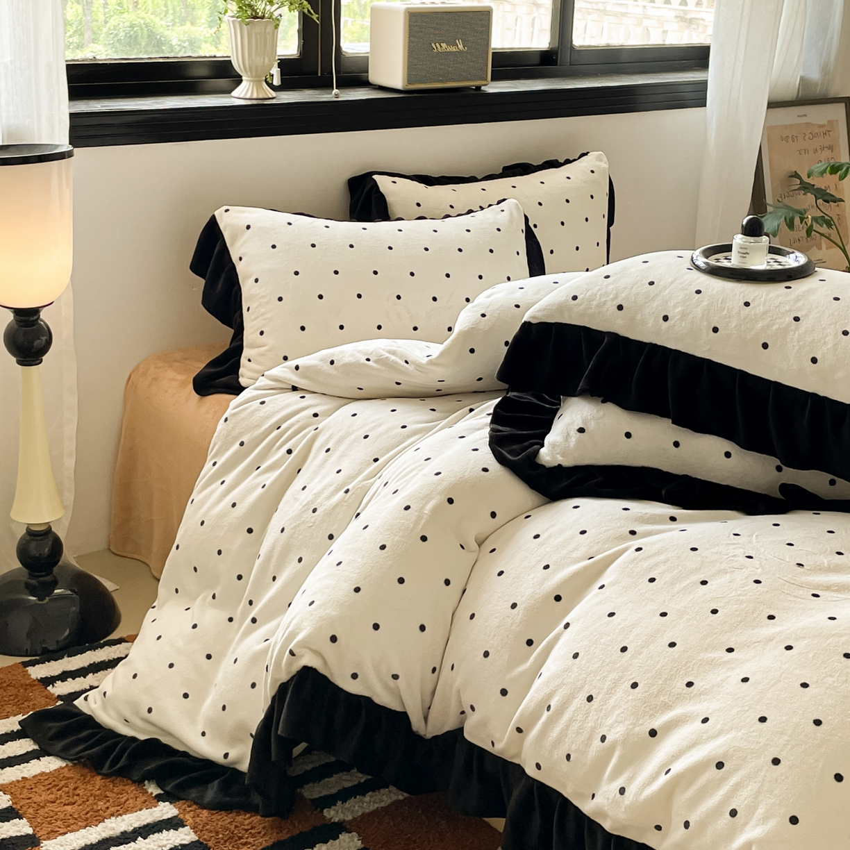 91家纺网 家纺一手货源 找家纺 慕澄家纺 2025新款赫本风牛奶绒花边款四件套 花边款-点点浪漫