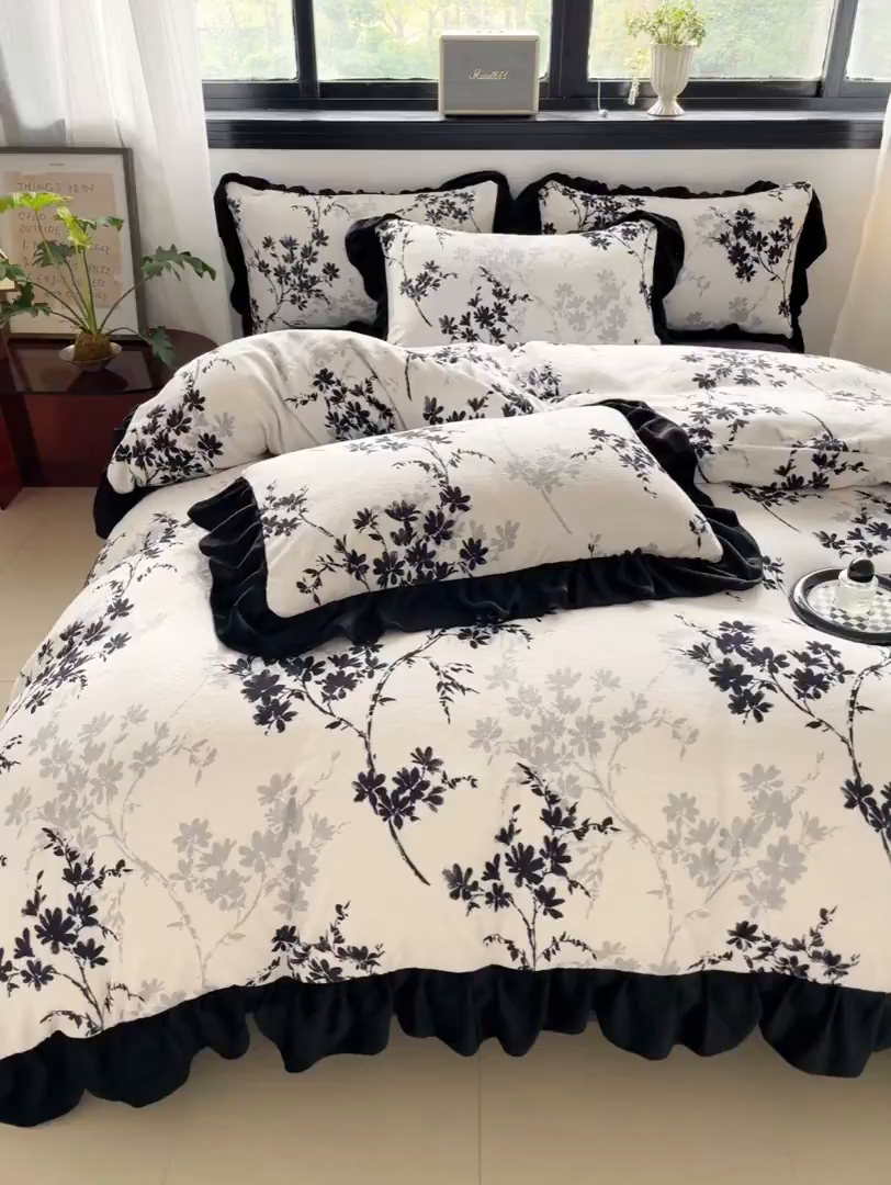 91家纺网 家纺一手货源 找家纺 慕澄家纺 2025新款赫本风牛奶绒花边款四件套 花边款-花枝