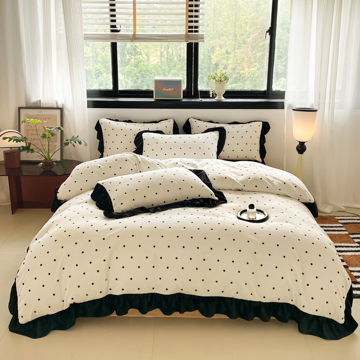 91家纺网 家纺一手货源 找家纺 慕澄家纺 2025新款赫本风牛奶绒花边款四件套 花边款-点点浪漫