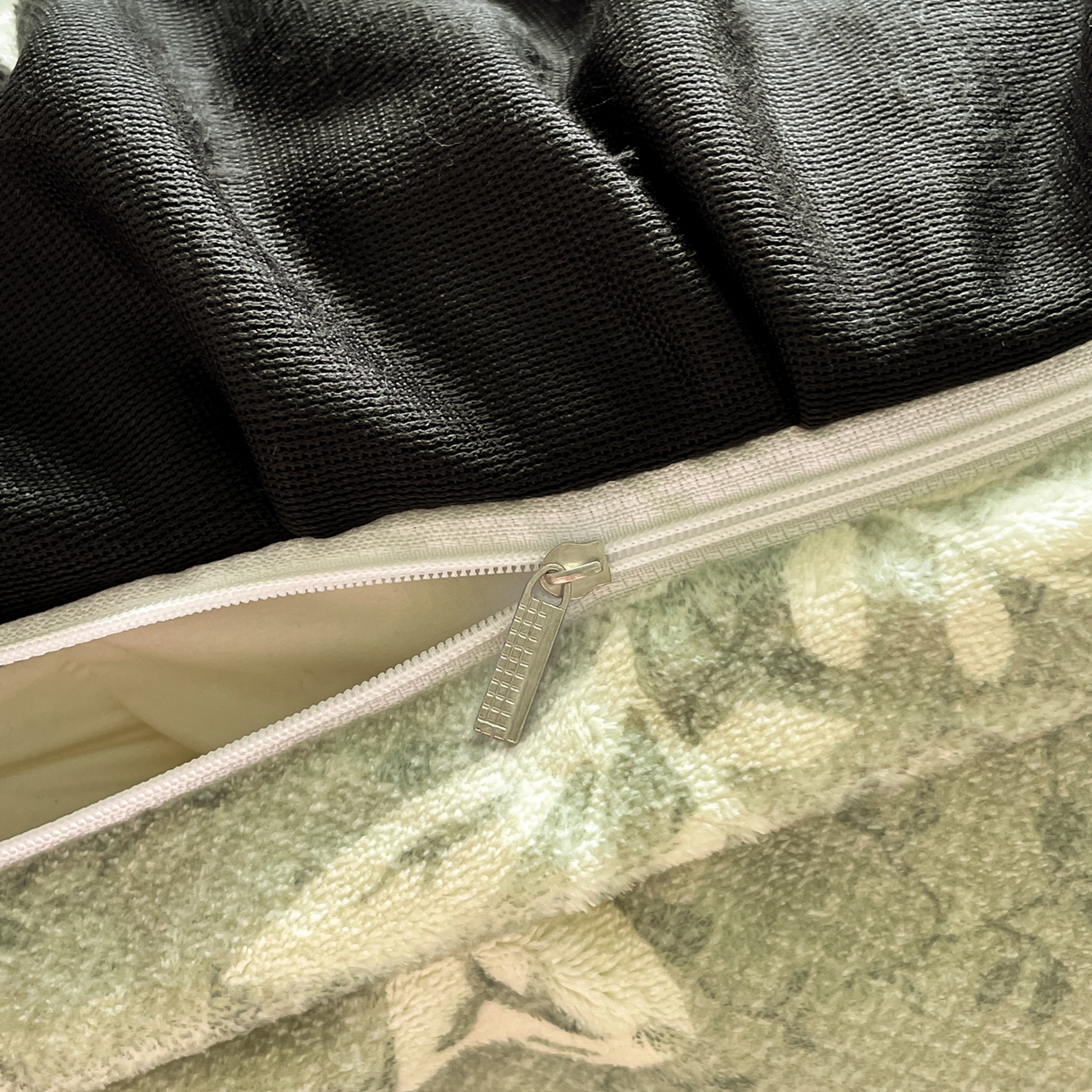 91家纺网 家纺一手货源 找家纺 慕澄家纺 2025新款赫本风牛奶绒花边款四件套 花边款-绿色心情