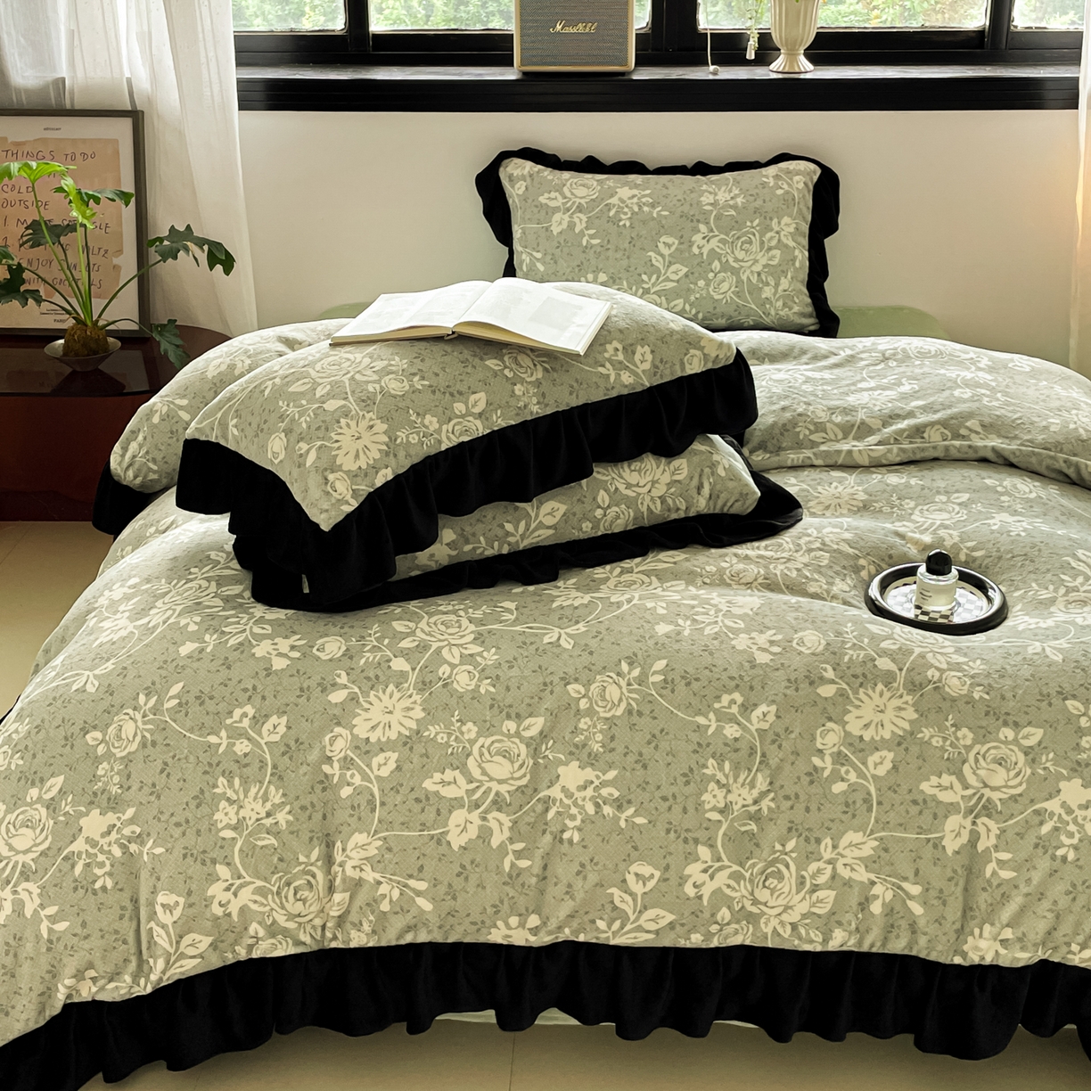 91家纺网 家纺一手货源 找家纺 慕澄家纺 2025新款赫本风牛奶绒花边款四件套 花边款-绿色心情