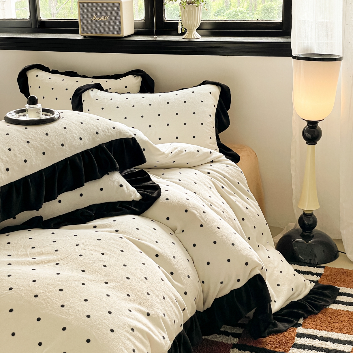 91家纺网 家纺一手货源 找家纺 慕澄家纺 2025新款赫本风牛奶绒花边款四件套 花边款-点点浪漫