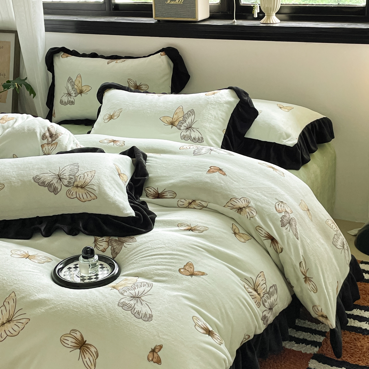 91家纺网 家纺一手货源 找家纺 慕澄家纺 2025新款赫本风牛奶绒花边款四件套 花边款-蝶舞