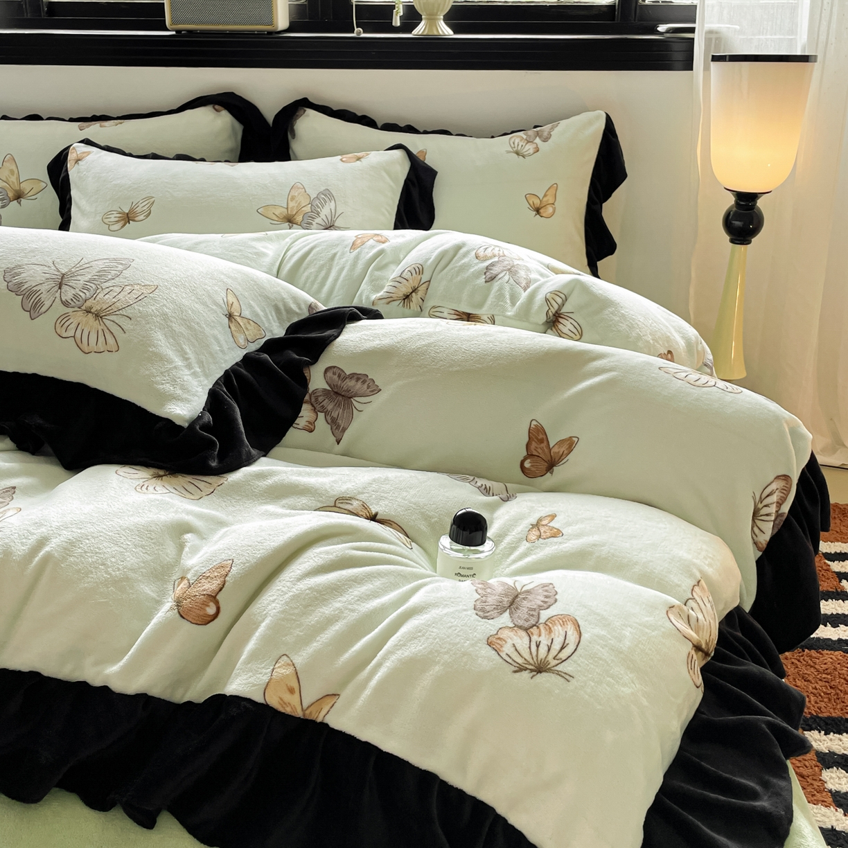 91家纺网 家纺一手货源 找家纺 慕澄家纺 2025新款赫本风牛奶绒花边款四件套 花边款-蝶舞