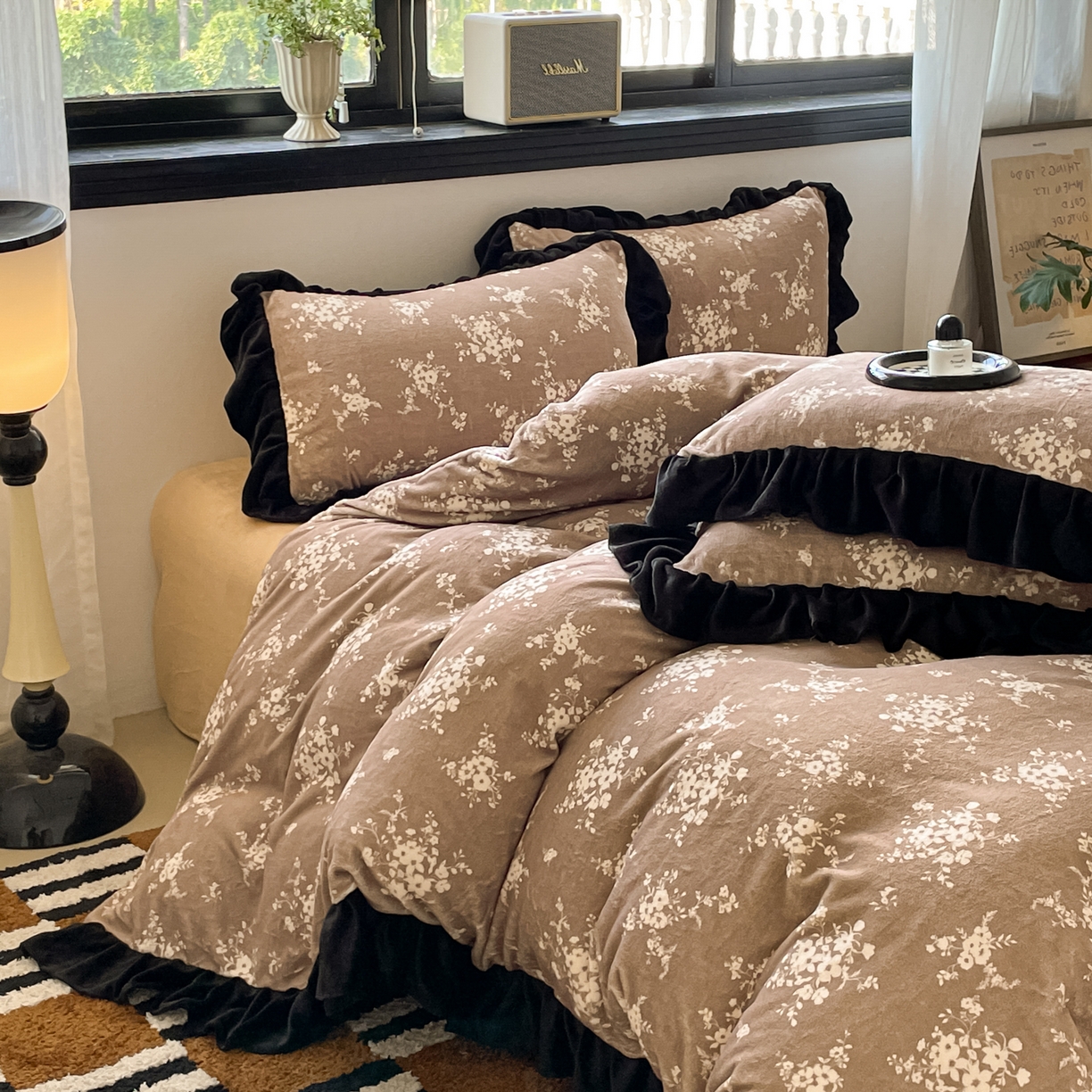 91家纺网 家纺一手货源 找家纺 慕澄家纺 2025新款赫本风牛奶绒花边款四件套 花边款-迷情花