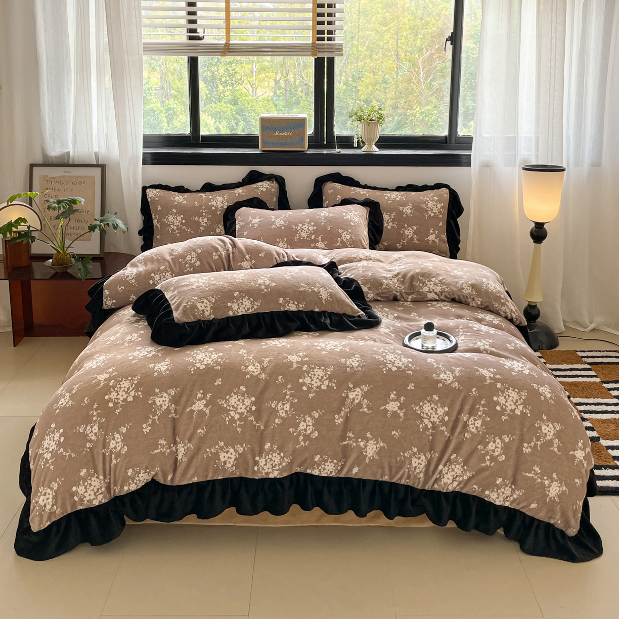 91家纺网 家纺一手货源 找家纺 慕澄家纺 2025新款赫本风牛奶绒花边款四件套 花边款-迷情花