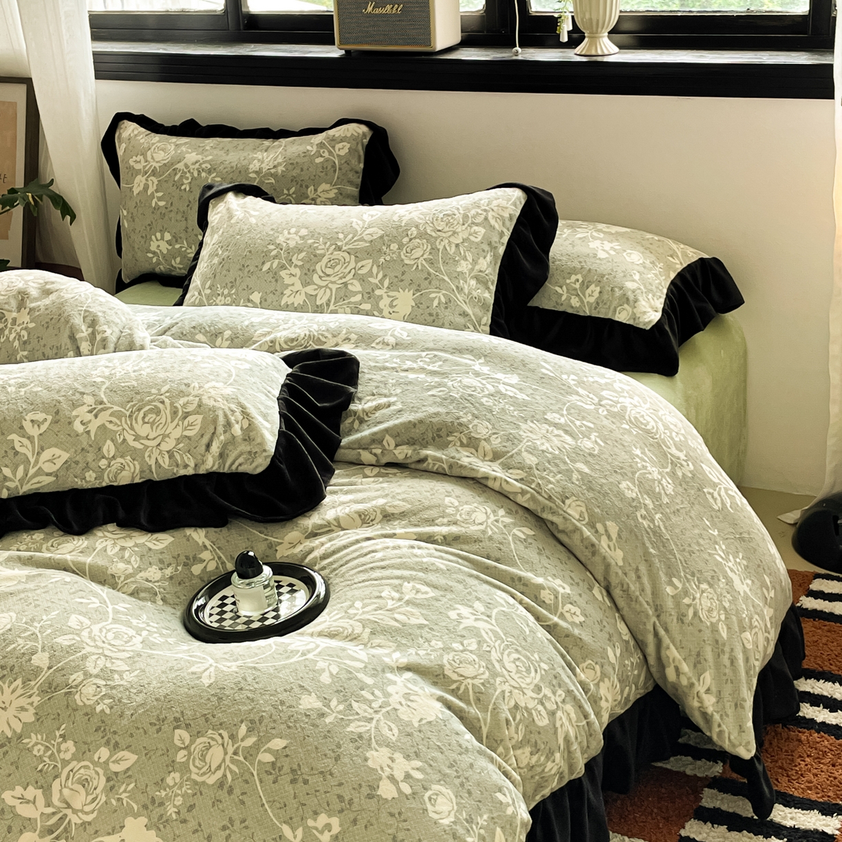 91家纺网 家纺一手货源 找家纺 慕澄家纺 2025新款赫本风牛奶绒花边款四件套 花边款-绿色心情