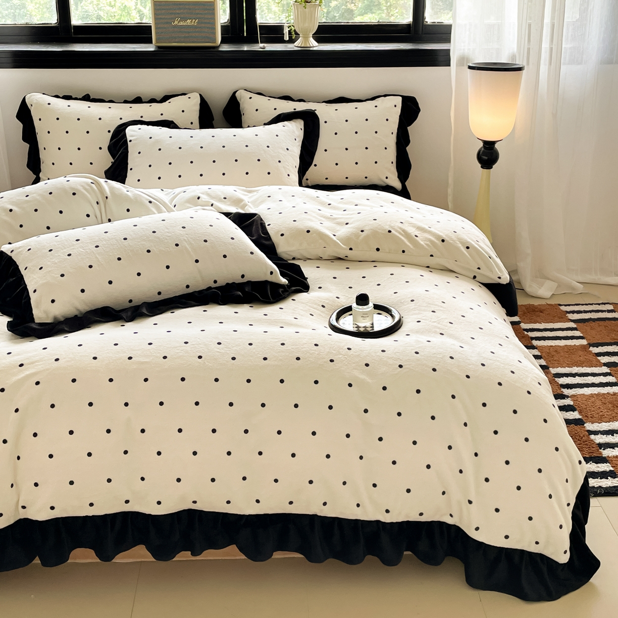 91家纺网 家纺一手货源 找家纺 慕澄家纺 2025新款赫本风牛奶绒花边款四件套 花边款-点点浪漫