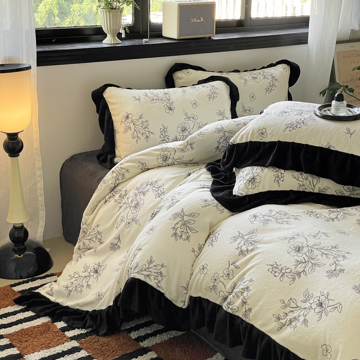 91家纺网 家纺一手货源 找家纺 （总）慕澄家纺 2025新款赫本风牛奶绒花边款四件套