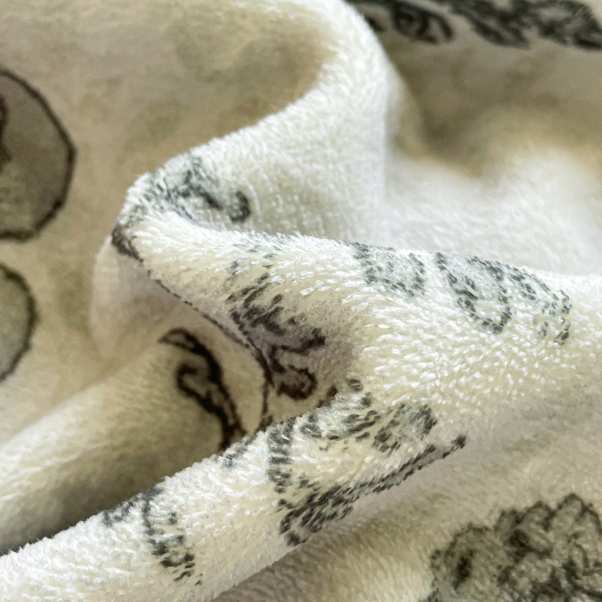 91家纺网 家纺一手货源 找家纺 慕澄家纺 2025新款赫本风牛奶绒花边款四件套 花边款-法式风情