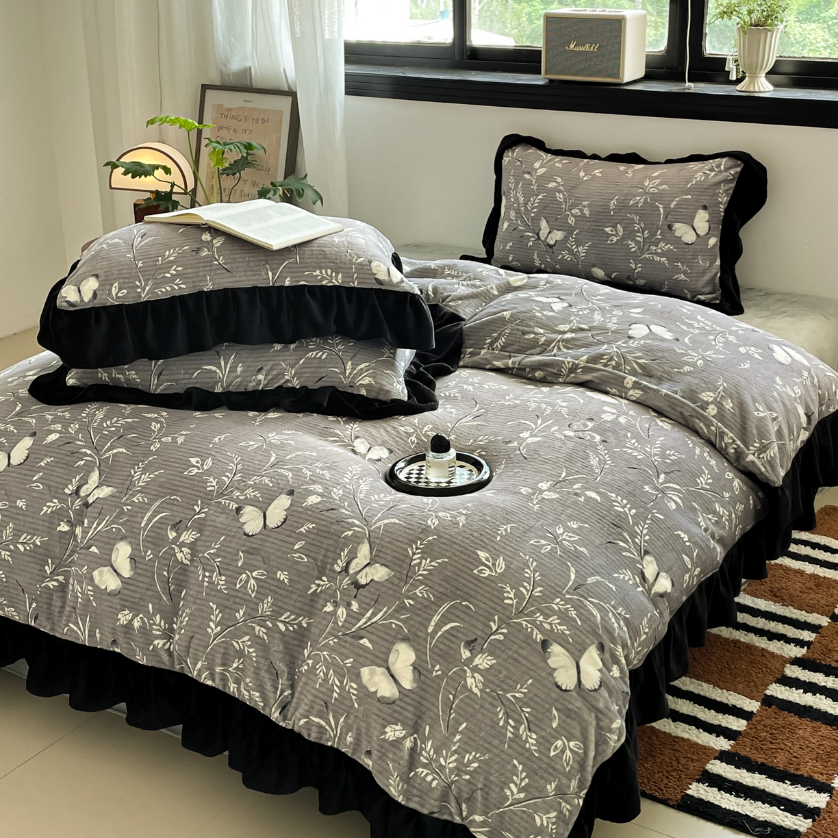 91家纺网 家纺一手货源 找家纺 慕澄家纺 2025新款赫本风牛奶绒花边款四件套 花边款-邂逅